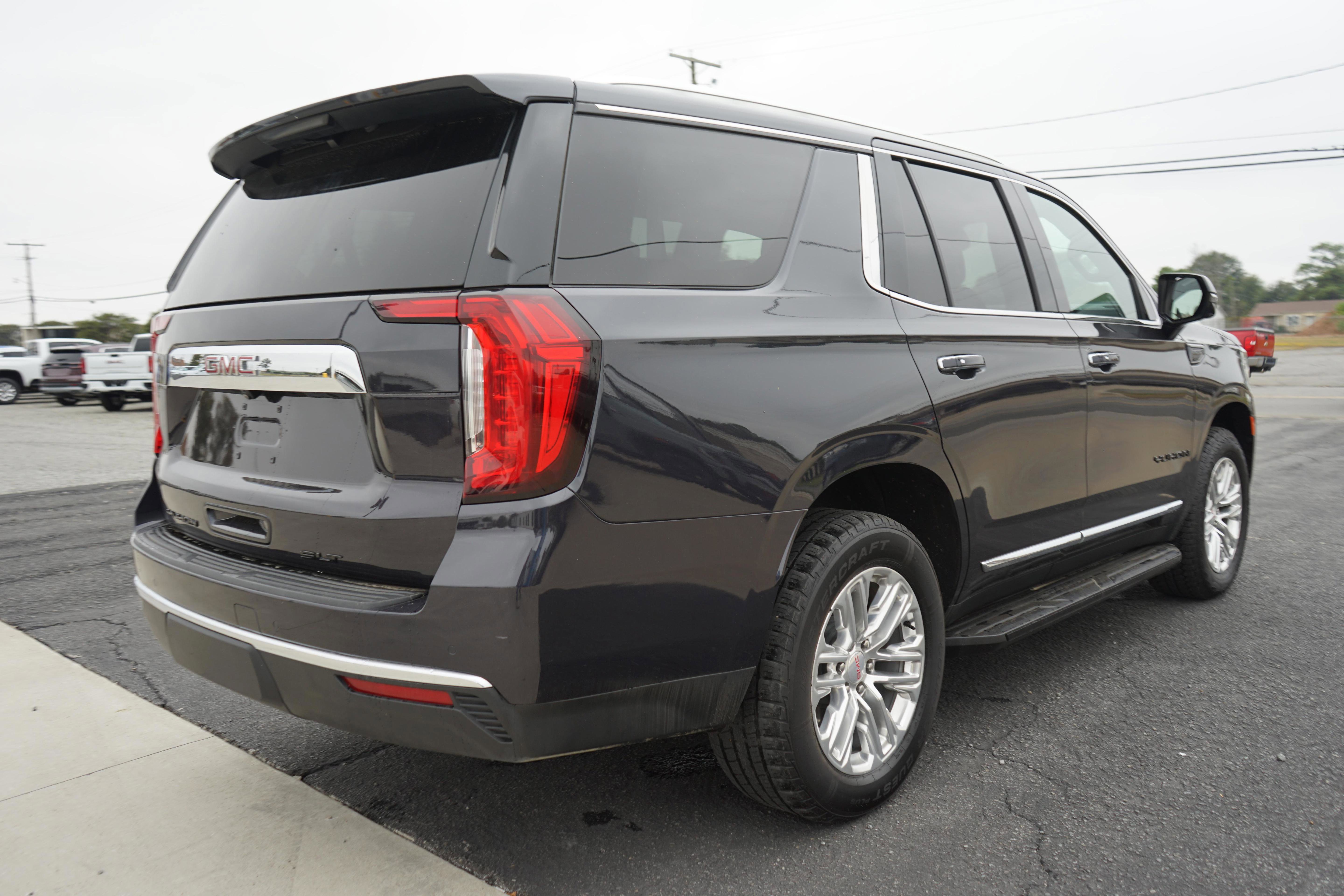 Used 2023 GMC Yukon SLT w/ SLT Premium Package AWD/4WD image 5