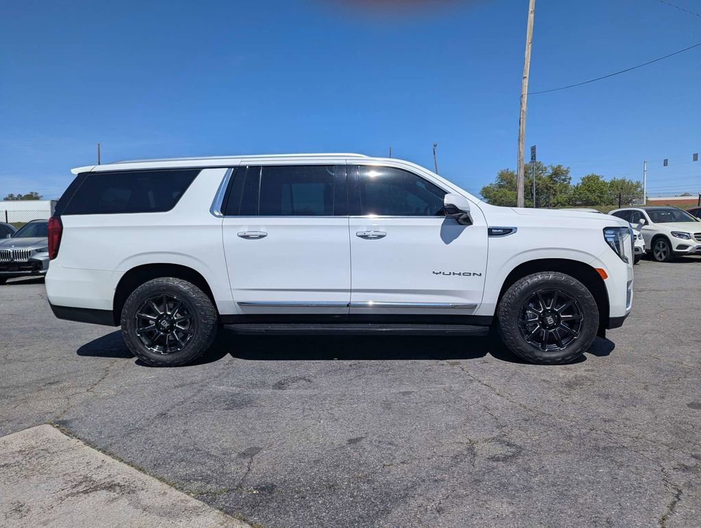 Used 2021 GMC Yukon XL SLT w/ SLT Luxury Plus Package image 4