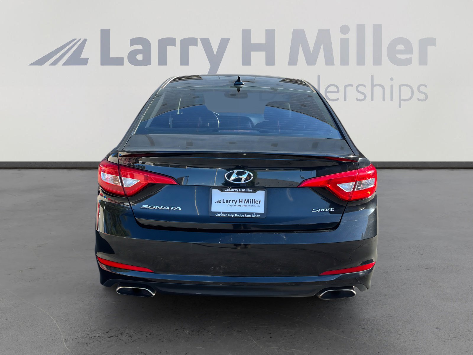 Used 2015 Hyundai Sonata Sport w/ Option Group 03 FWD image 4