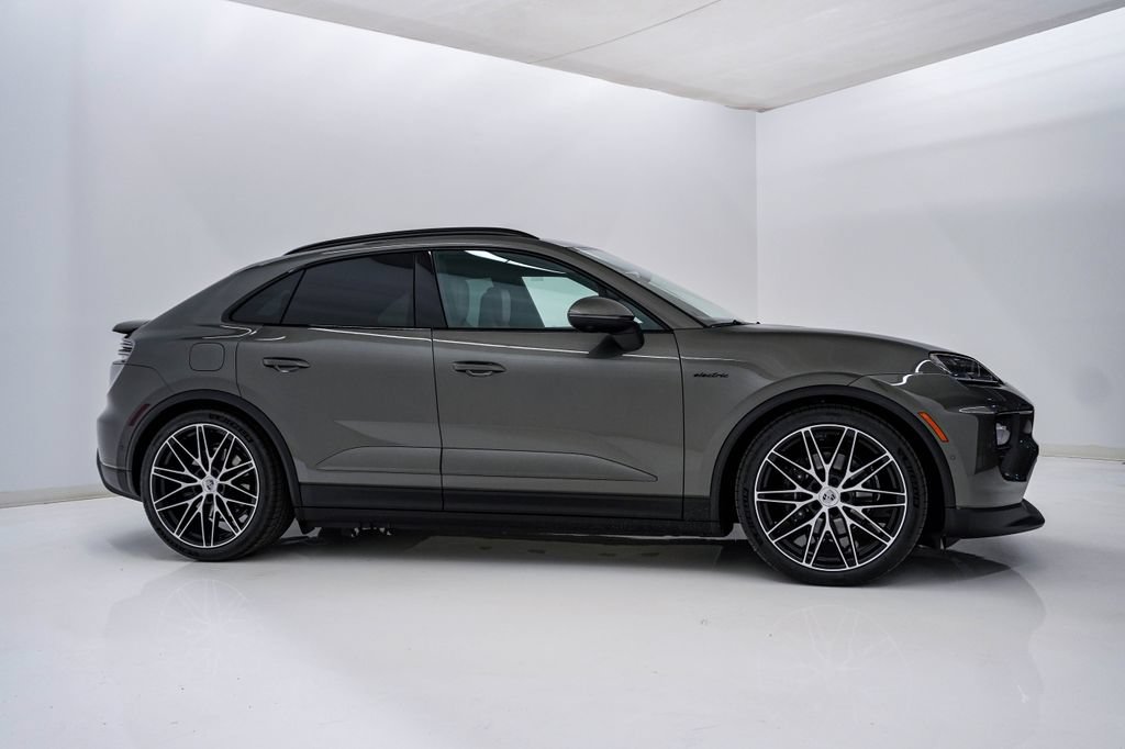 New 2026 Porsche Macan 4 Electric AWD/4WD image 9