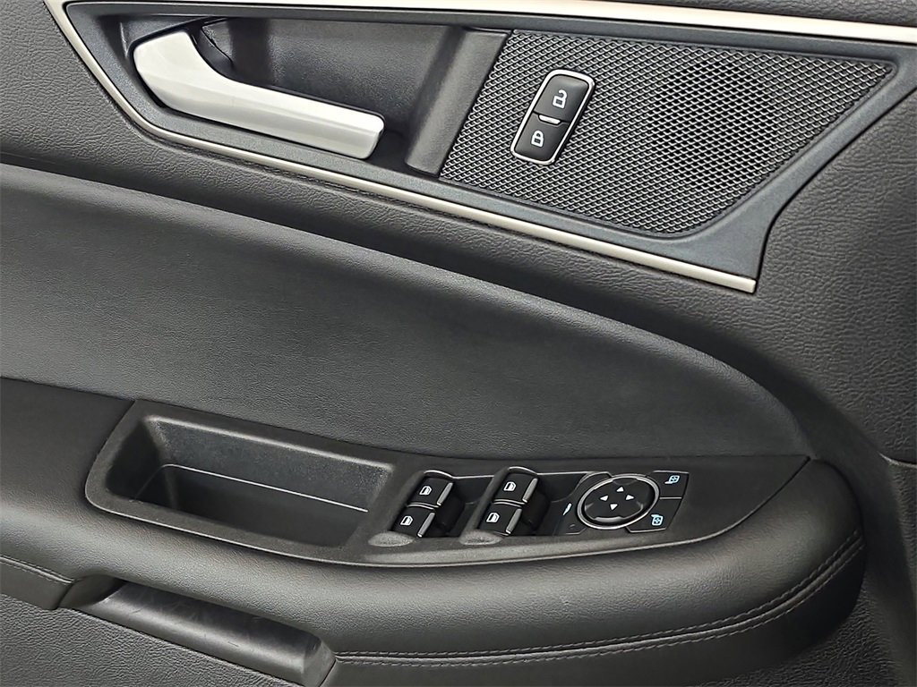 Used 2024 Ford Edge SEL image 28