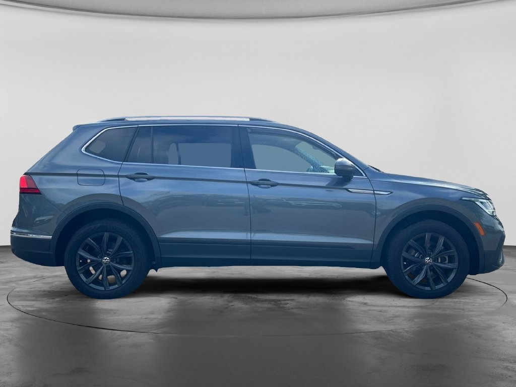 Used 2024 Volkswagen Tiguan SE FWD image 11