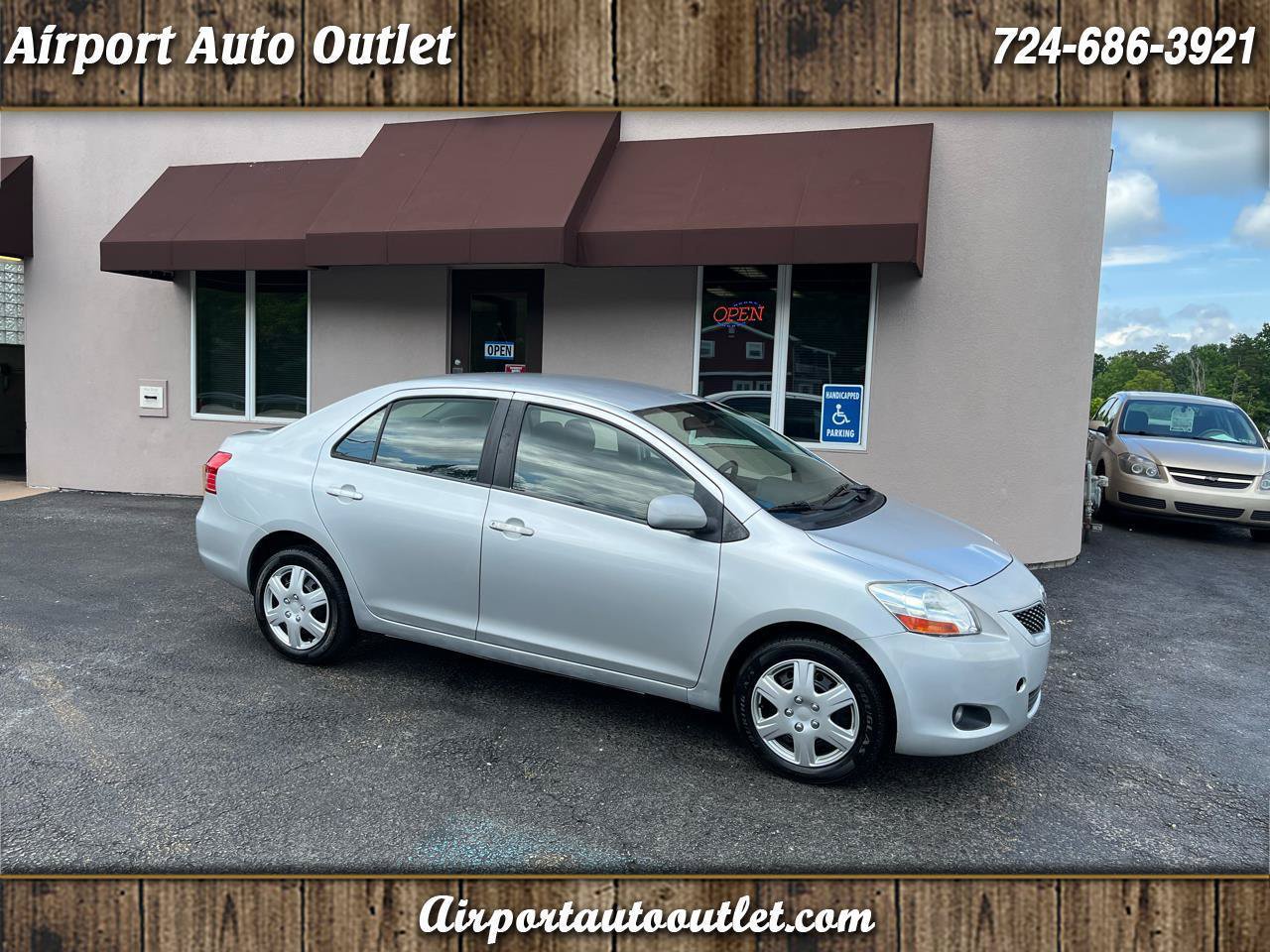 Used 2009 Toyota Yaris Sedan FWD image 1