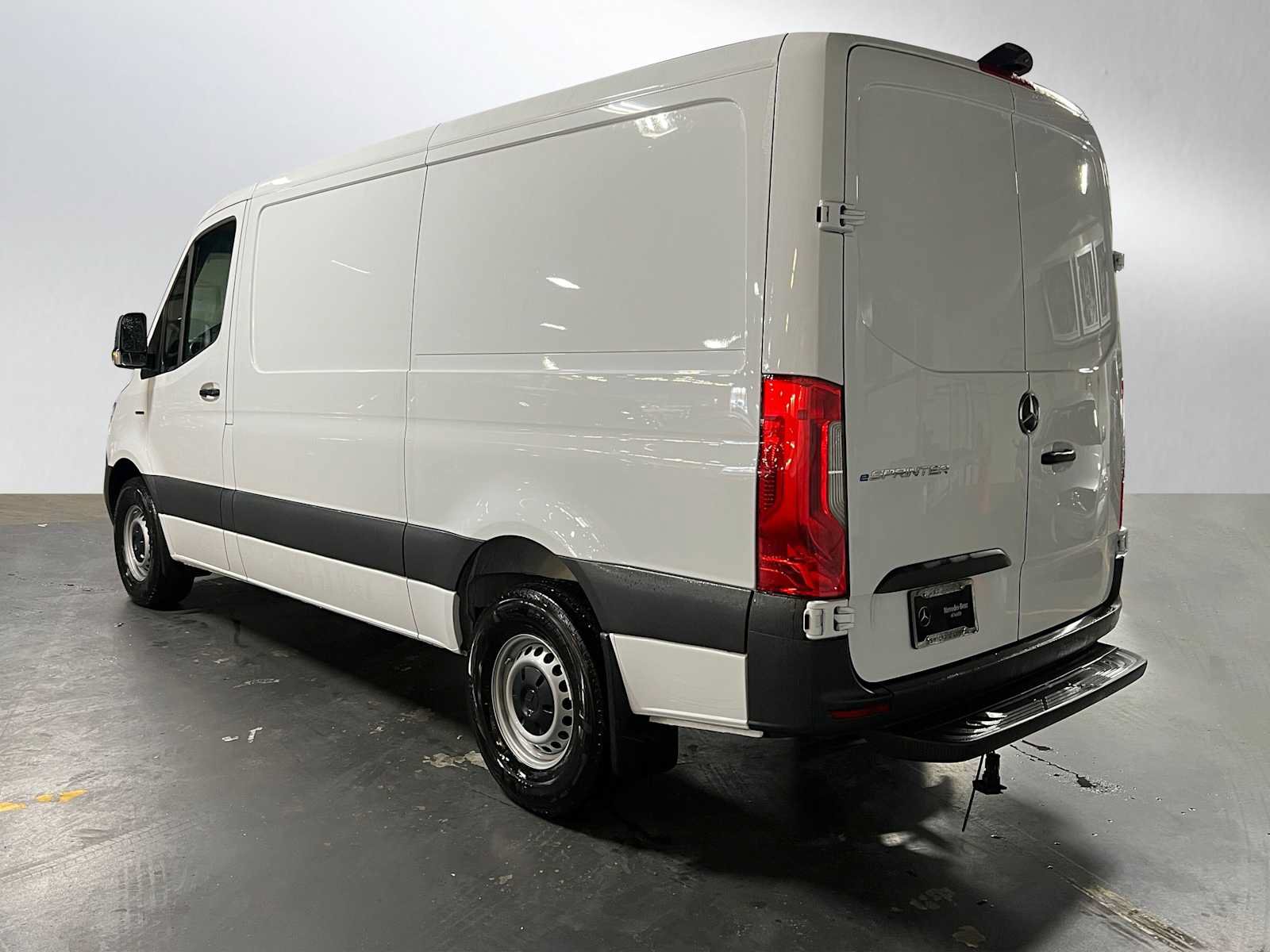New 2025 Mercedes-Benz eSprinter 144 Cargo image 5