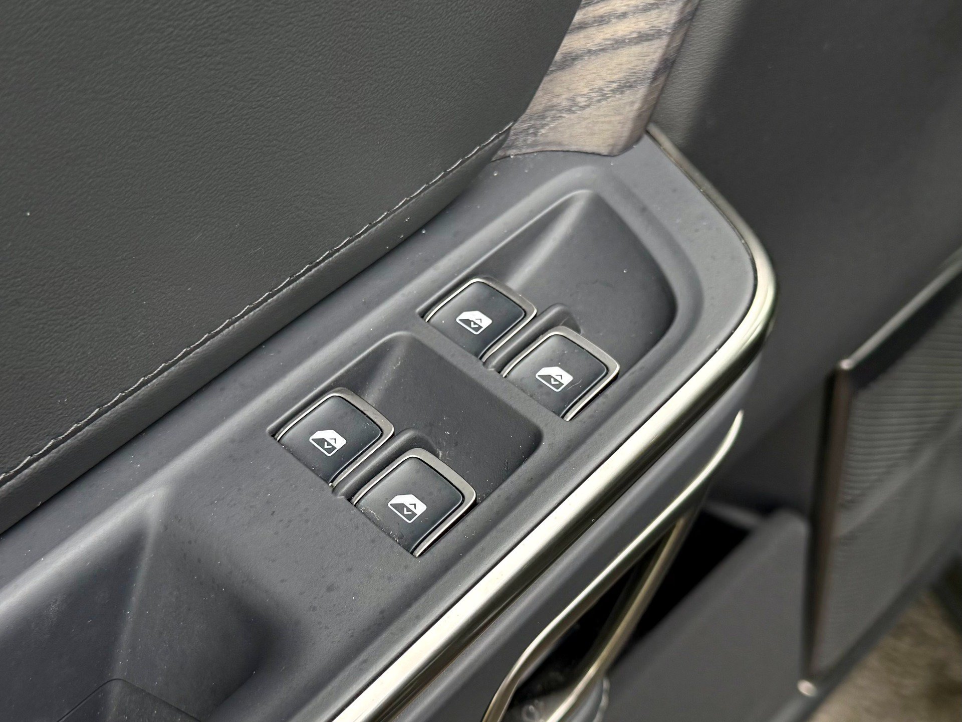 Used 2024 Rivian R1T Adventure AWD/4WD image 20