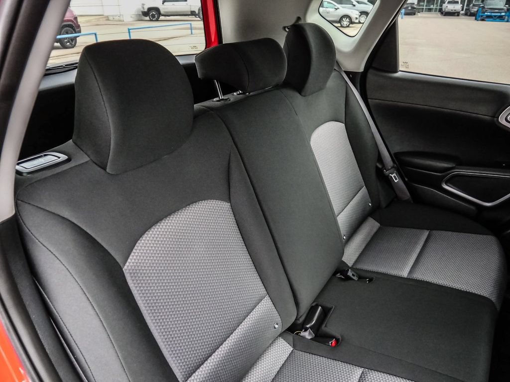 Used 2025 Kia Soul S FWD image 21