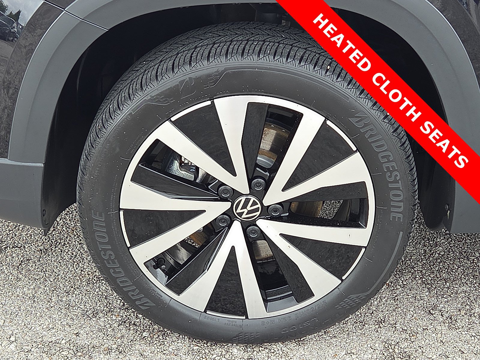 Used 2024 Volkswagen Taos SE FWD image 7