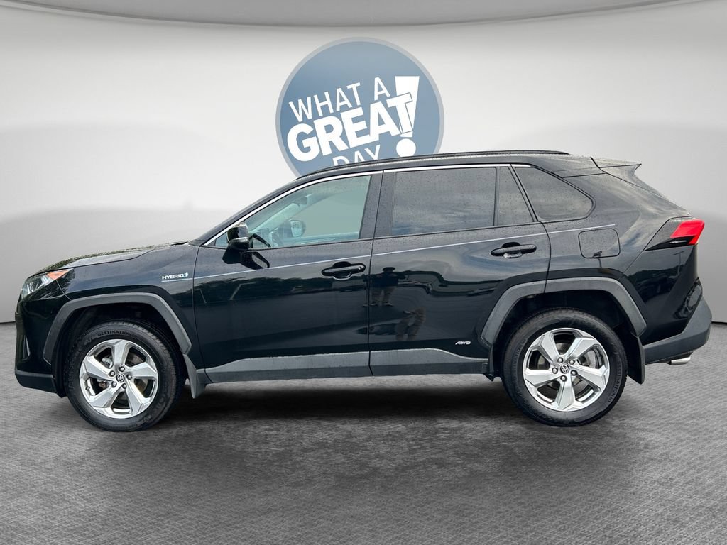 Used 2021 Toyota RAV4 XLE Premium AWD/4WD image 7