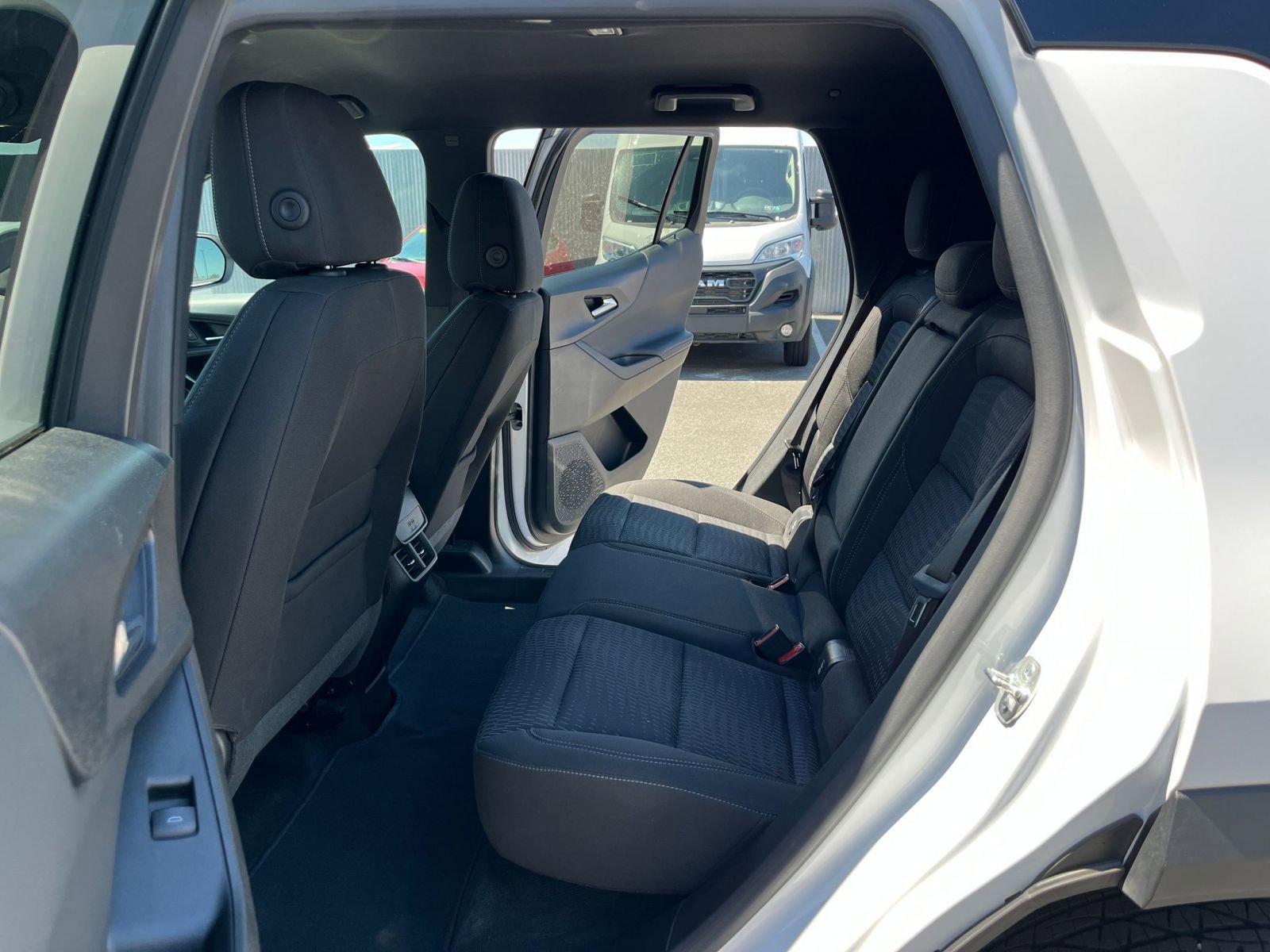 Used 2025 Chevrolet Equinox LT FWD image 25
