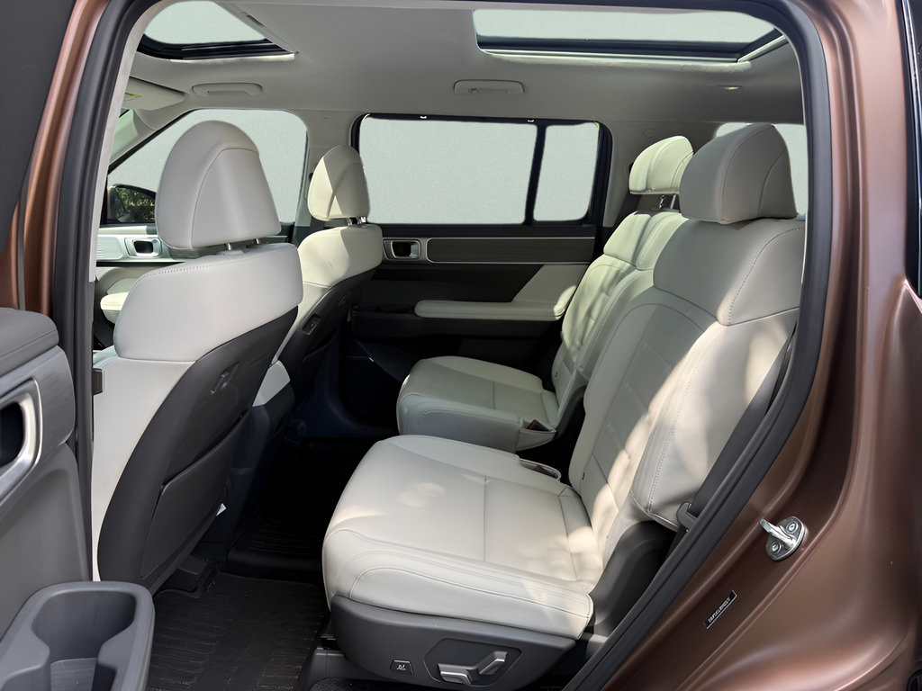 Used 2024 Hyundai Santa Fe Calligraphy FWD image 11