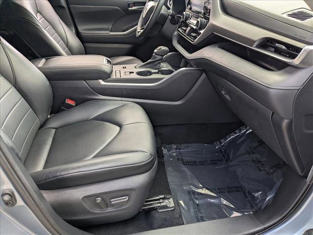 Used 2021 Toyota Highlander XLE image 21