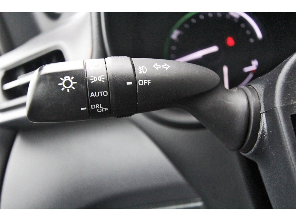 Used 2023 Toyota Sienna XSE image 17