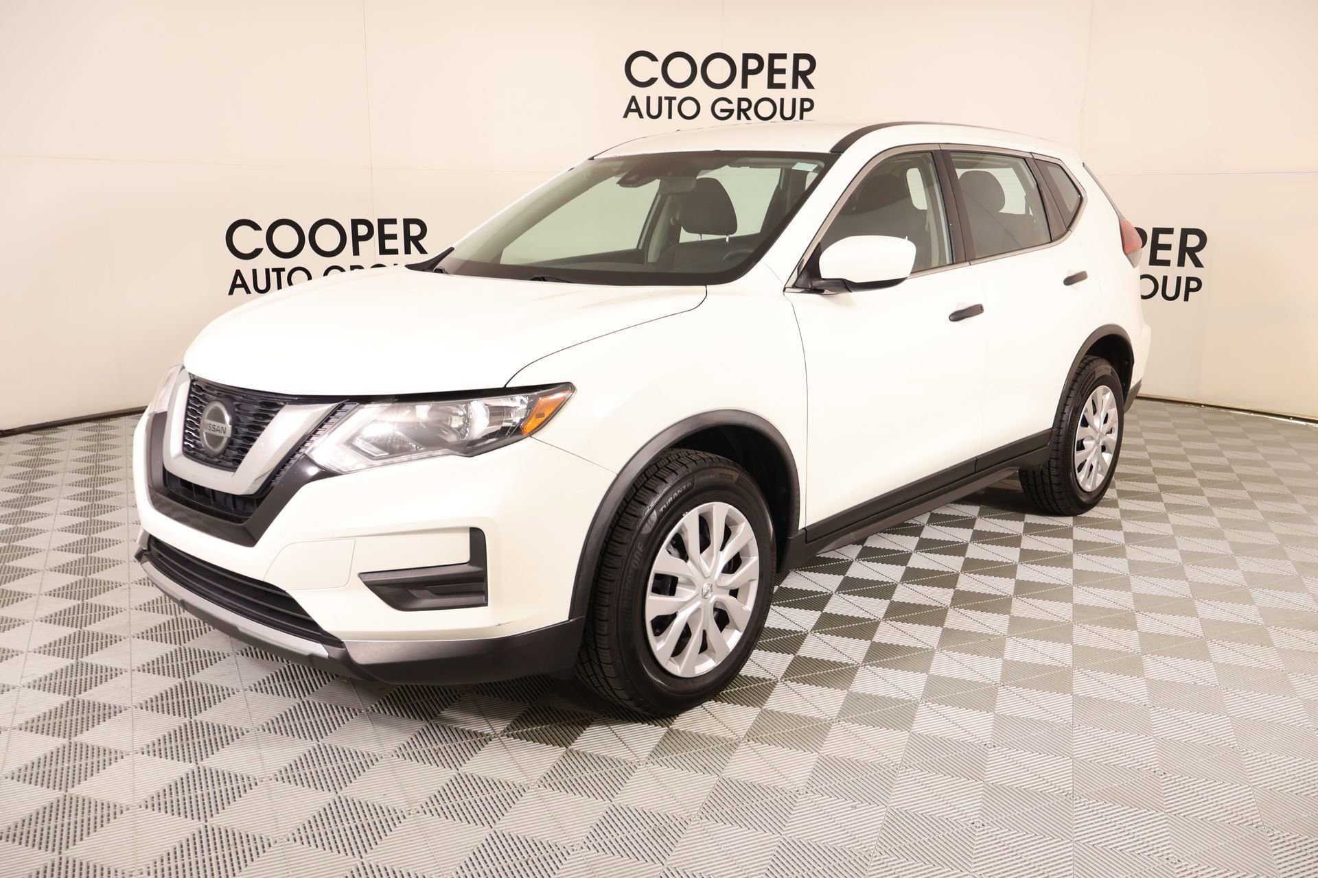 Used 2020 Nissan Rogue S AWD/4WD image 9