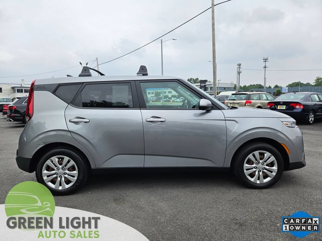 Used 2022 Kia Soul LX FWD image 4