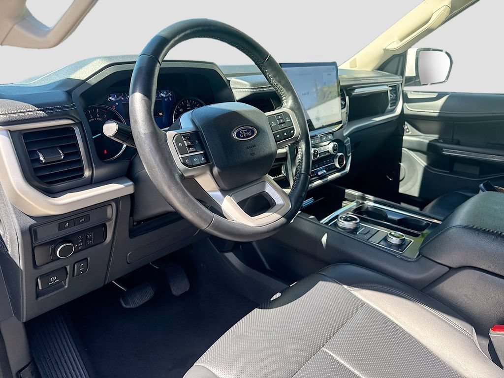 Used 2024 Ford Expedition XLT AWD/4WD image 10