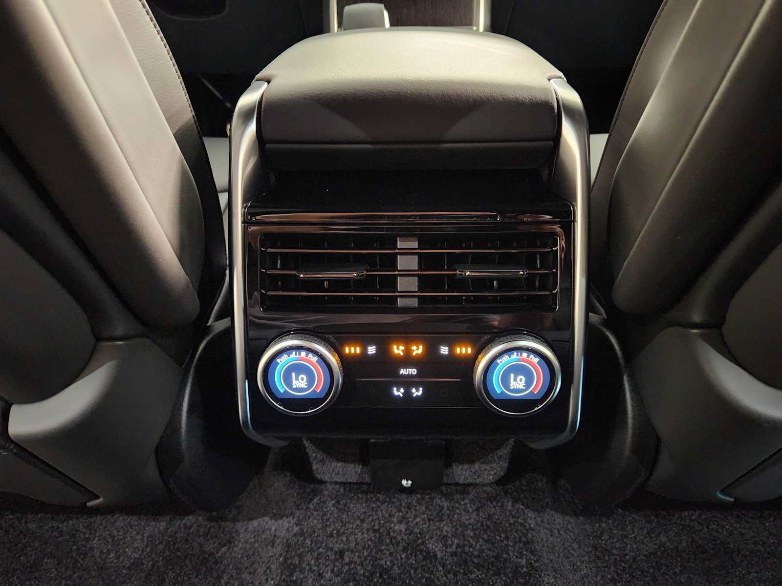 New 2027 Land Rover Range Rover SE AWD/4WD image 29