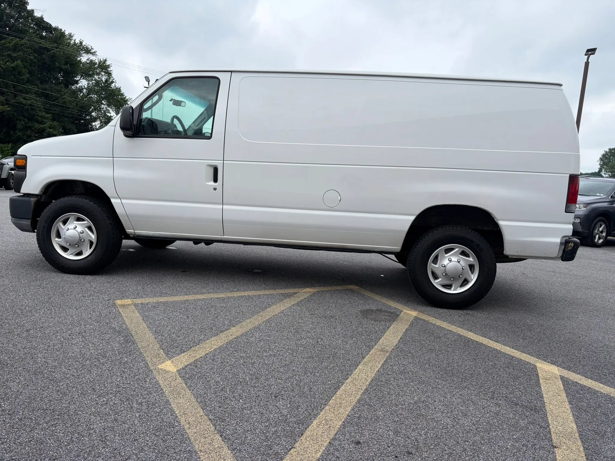 Used 2011 Ford E-250 and Econoline 250 w/ PWR Group RWD image 14