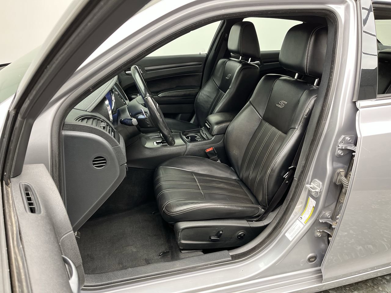 Used 2013 Chrysler 300 S image 9