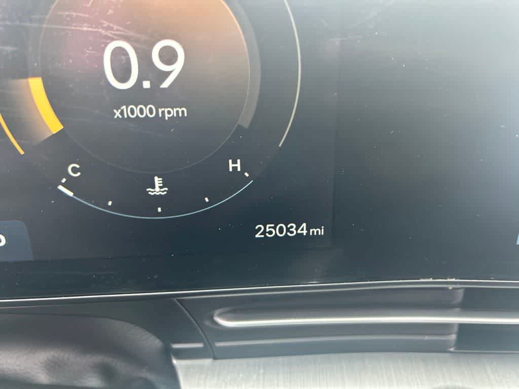 Certified 2025 Hyundai Kona SEL AWD/4WD image 8