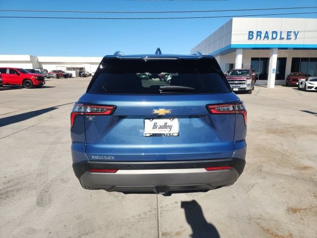 New 2026 Chevrolet Equinox LT w/ Convenience Package II FWD image 5