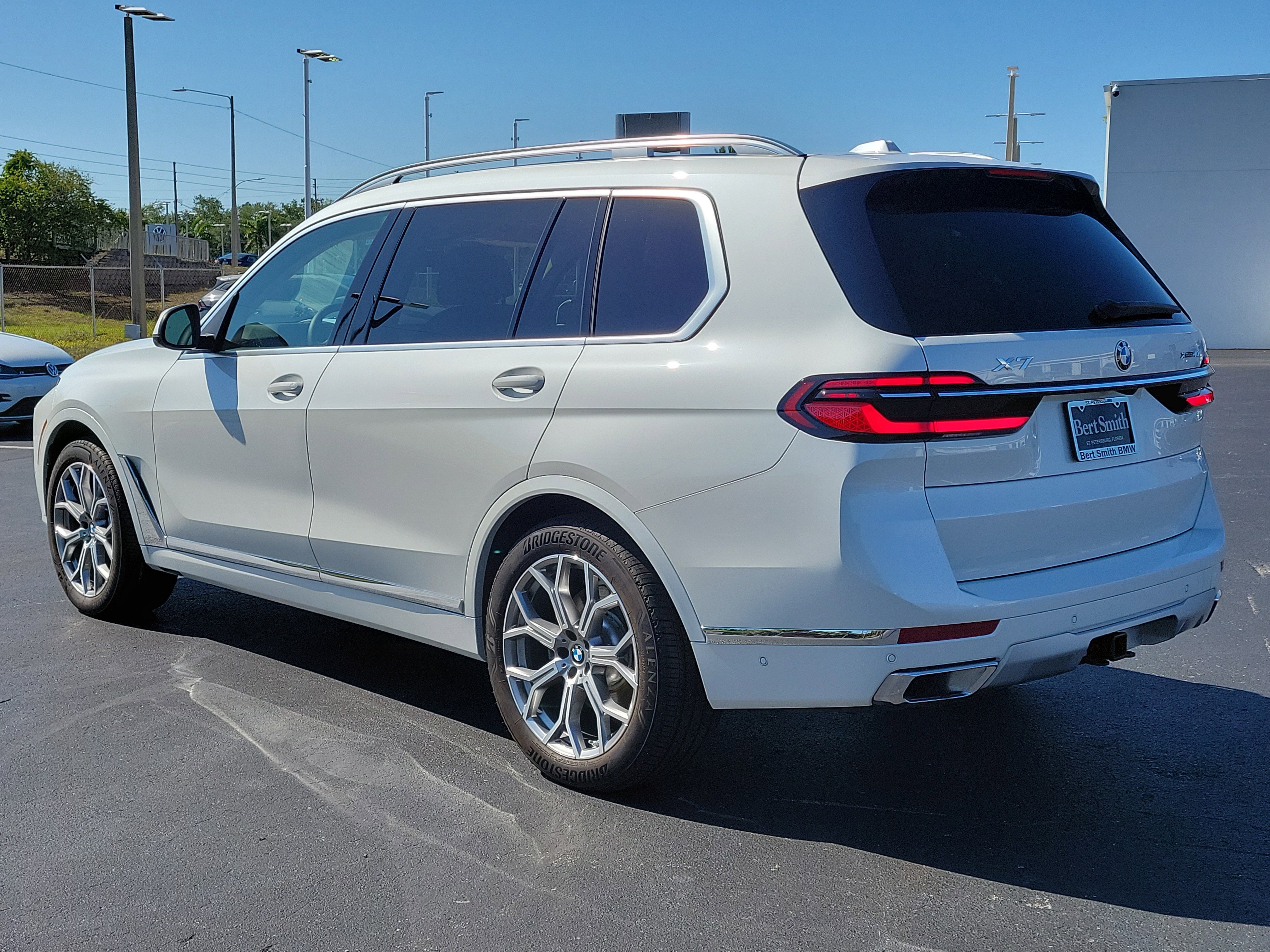 Used 2026 BMW X7 xDrive40i AWD/4WD image 4