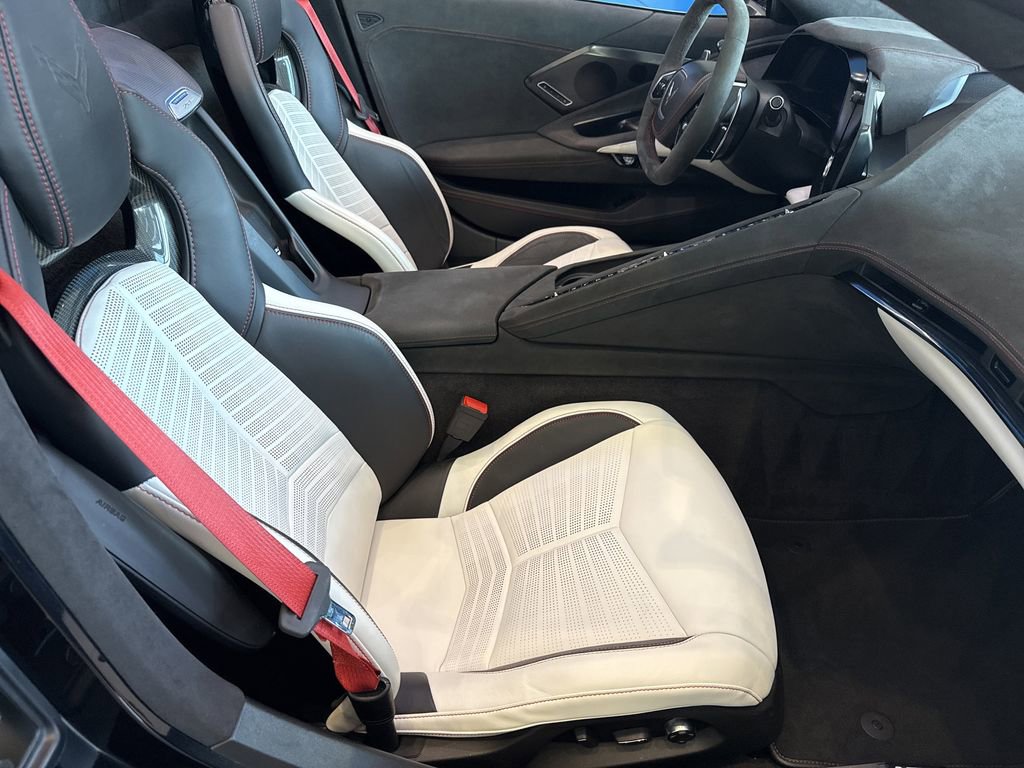 Used 2023 Chevrolet Corvette Stingray Premium Conv w/ Z51 Performance Package image 14