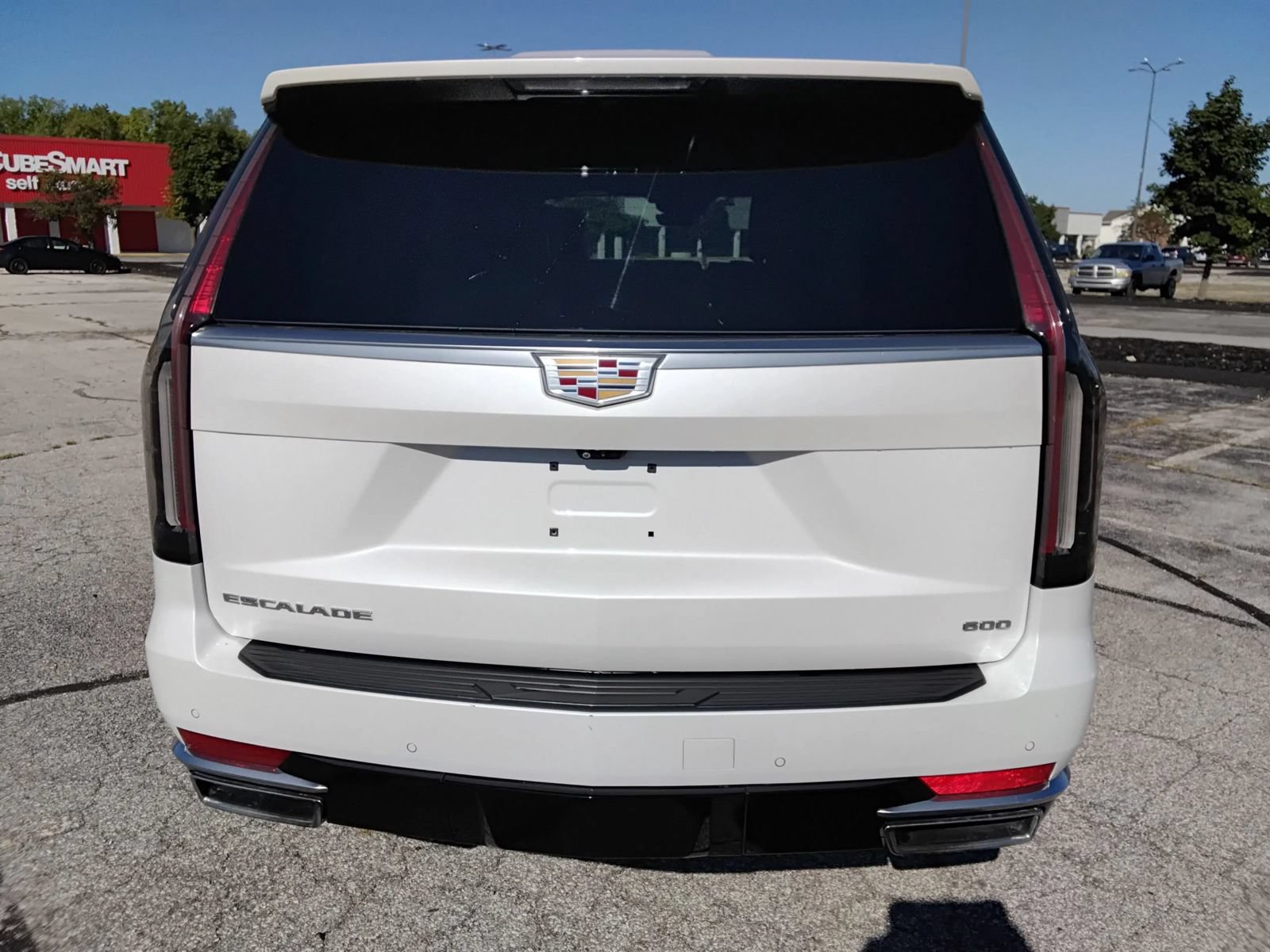 Used 2021 Cadillac Escalade Premium Luxury AWD/4WD image 6