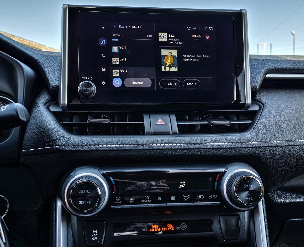 Used 2025 Toyota RAV4 LE image 17