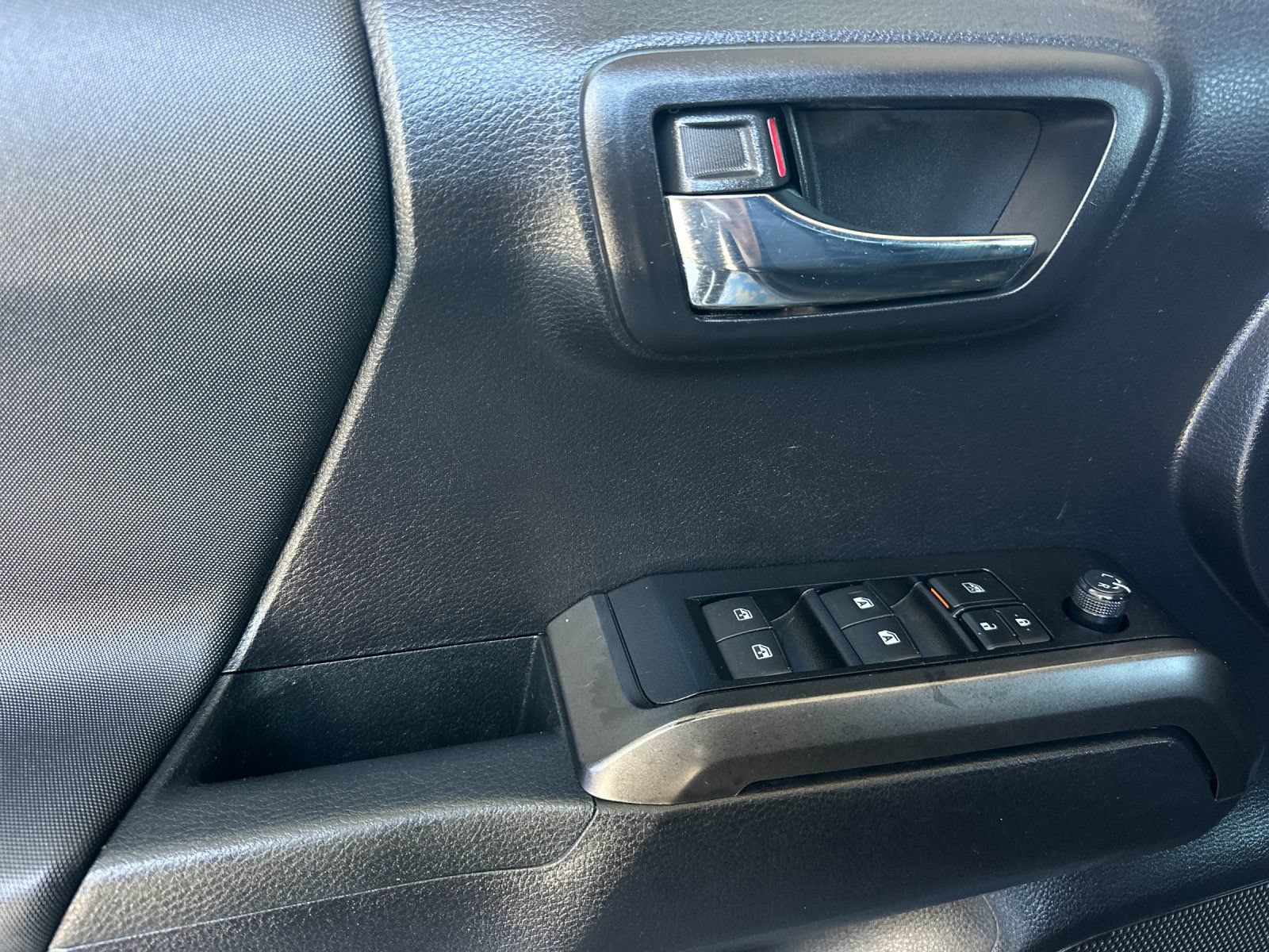 Used 2021 Toyota Tacoma TRD Sport AWD/4WD image 10