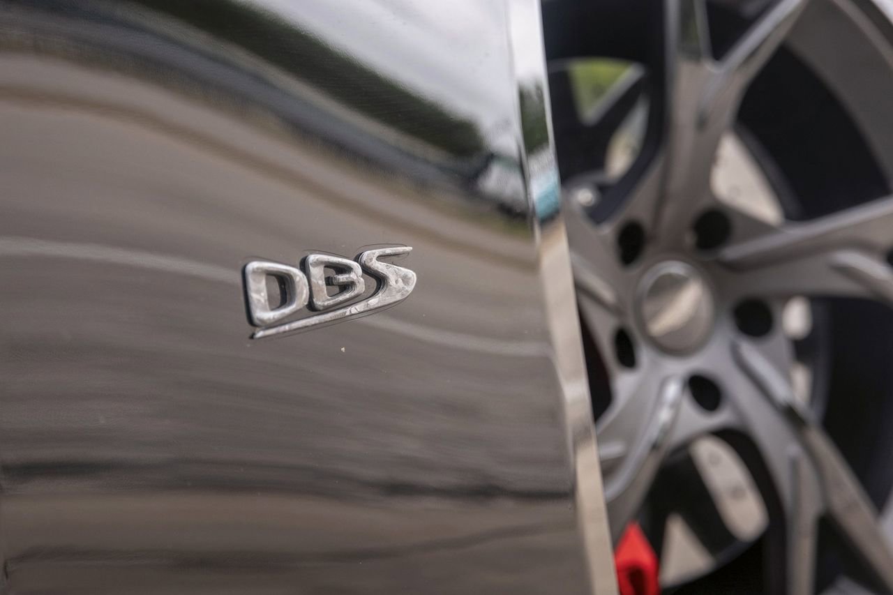 Used 2019 Aston Martin DBS Superleggera RWD image 14