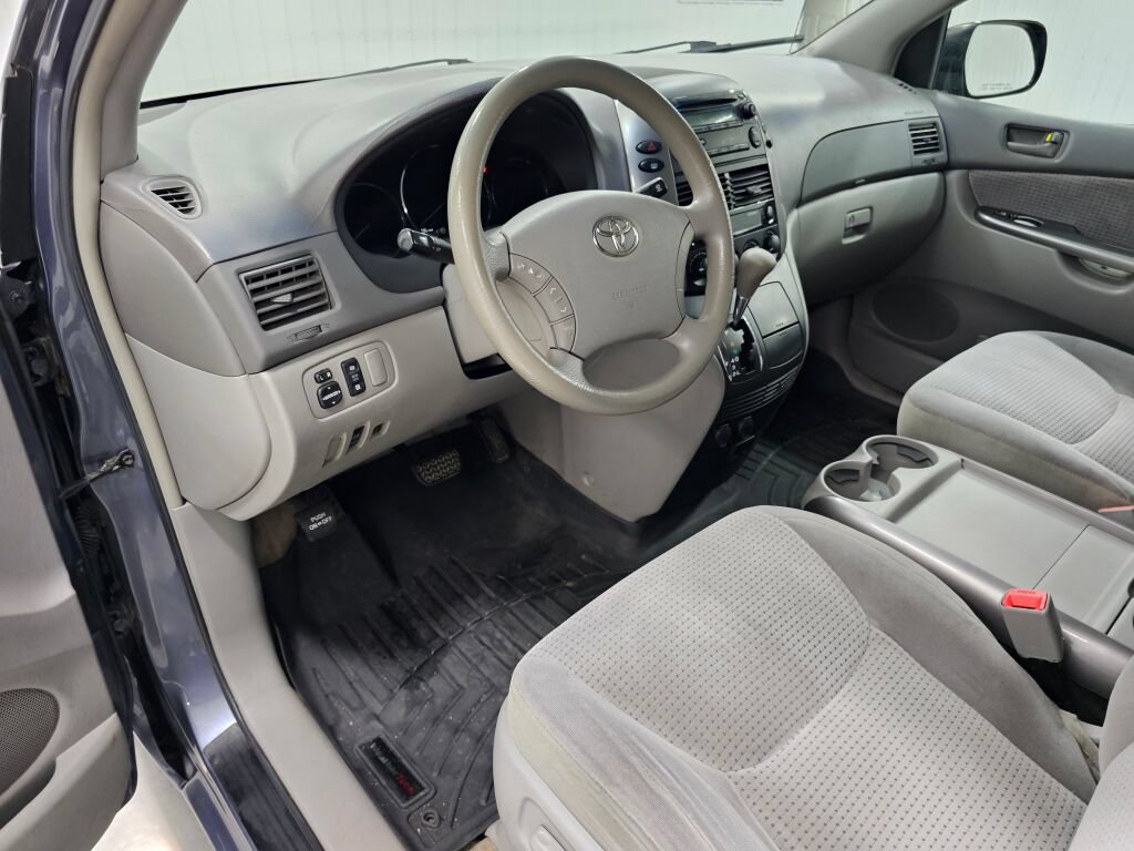 Used 2006 Toyota Sienna LE FWD image 28