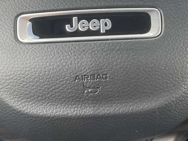 Used 2023 Jeep Grand Cherokee Limited image 28