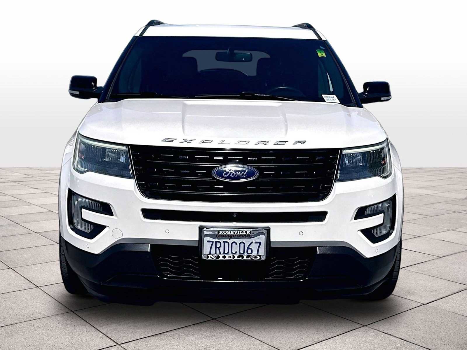 Used 2016 Ford Explorer Sport w/ Equipment Group 401A AWD/4WD image 3