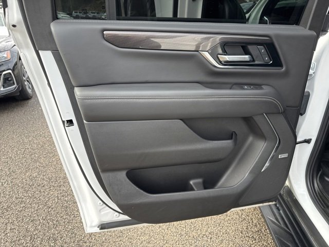 Used 2025 GMC Yukon XL Elevation image 18