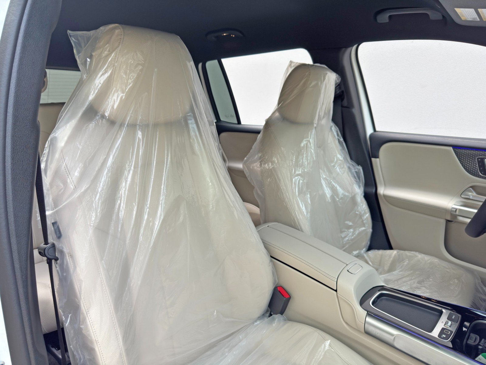 Used 2025 Mercedes-Benz GLB 250 image 38