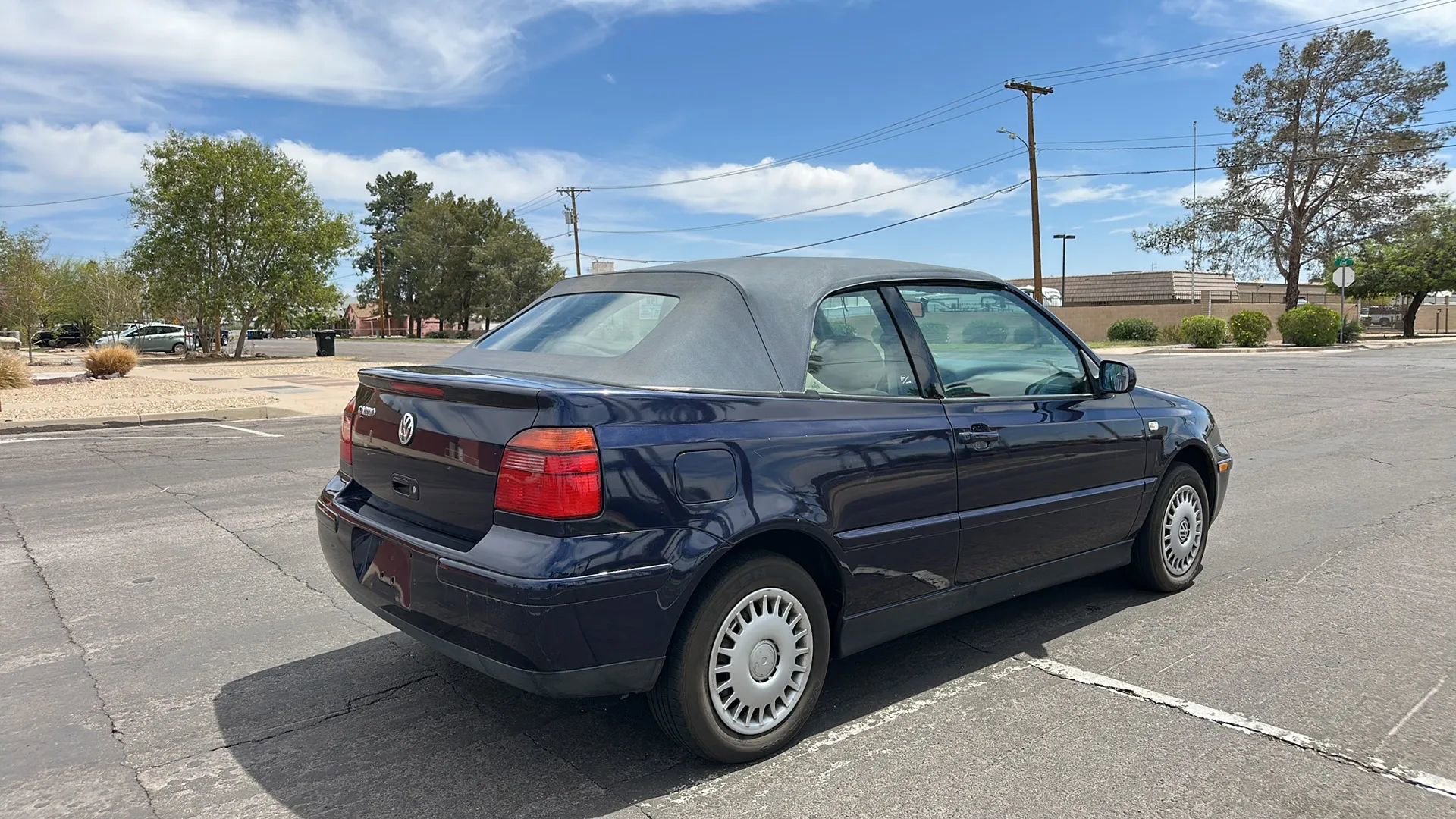 Used 2002 Volkswagen Cabrio GLS image 13