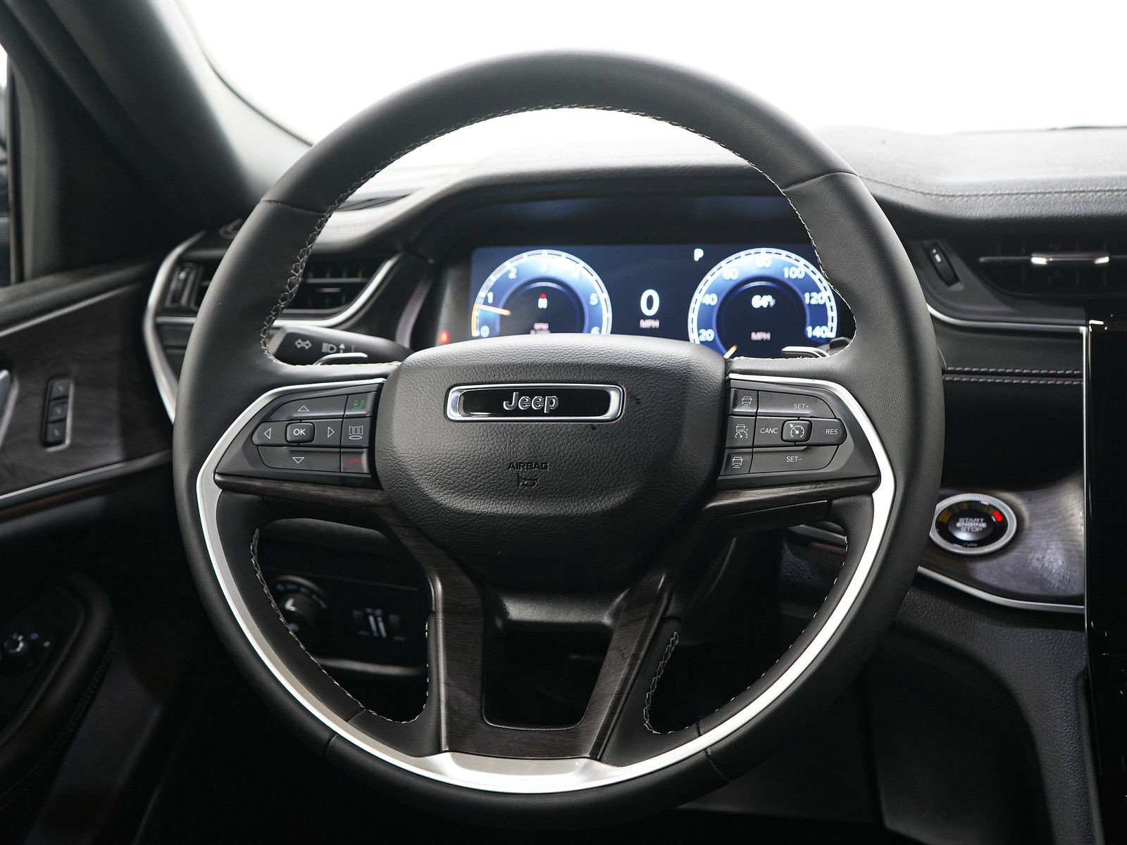 Used 2024 Jeep Grand Cherokee Limited AWD/4WD image 14