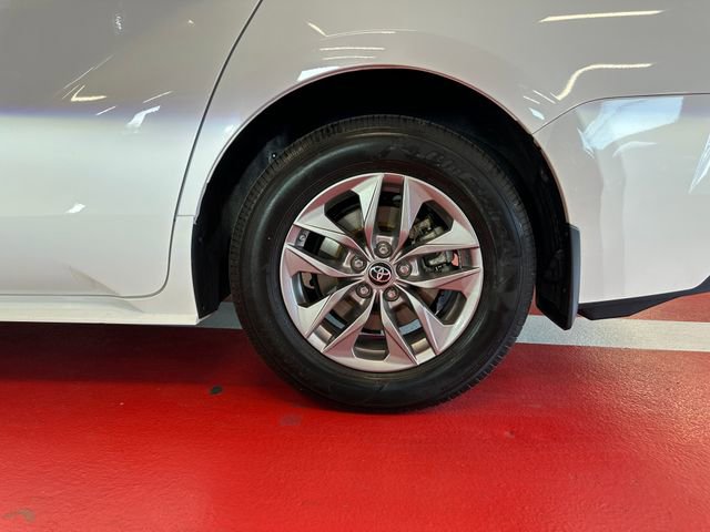 Certified 2023 Toyota Sienna LE AWD/4WD image 26