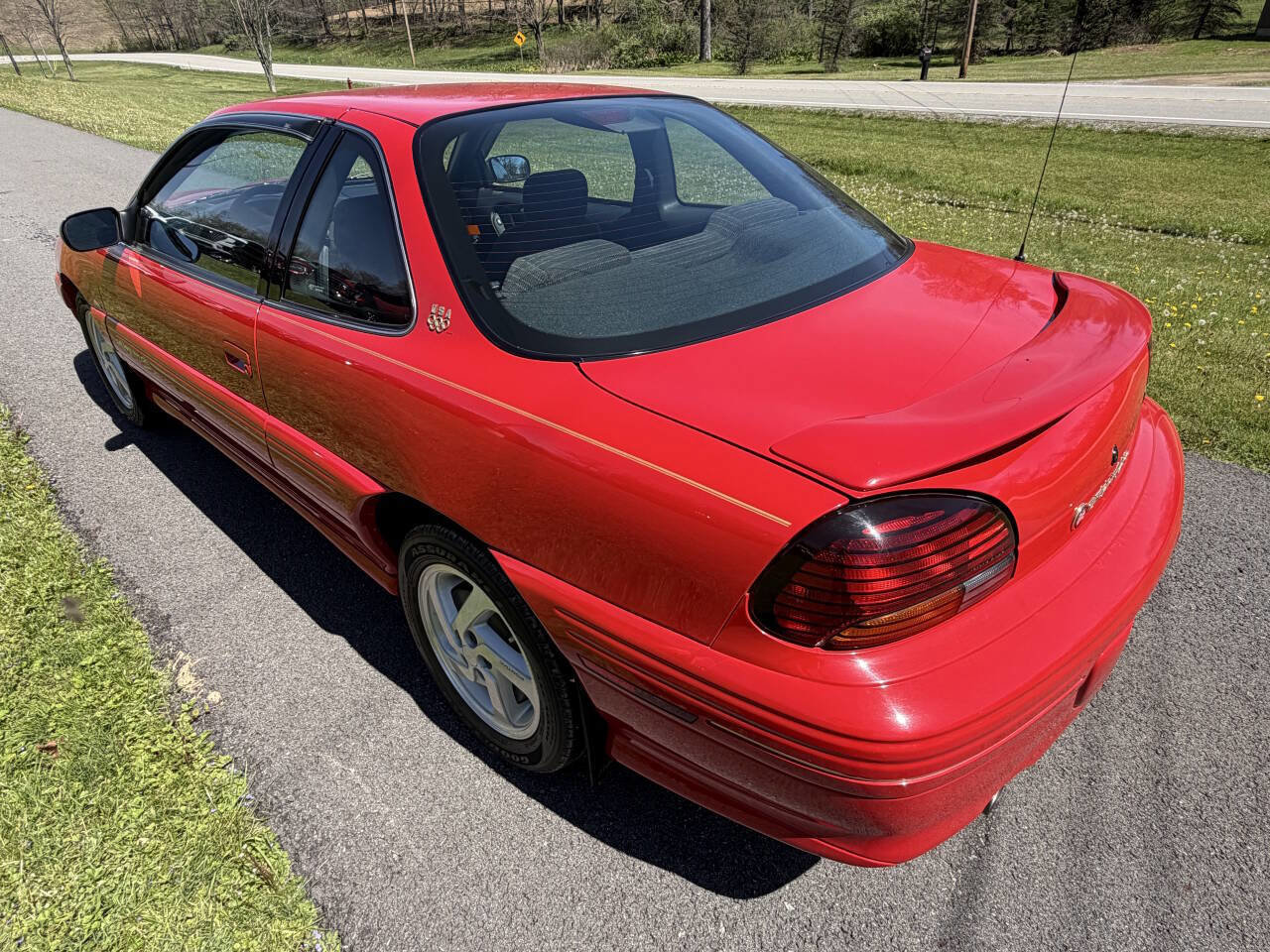 Used 1996 Pontiac Grand Am SE FWD image 11