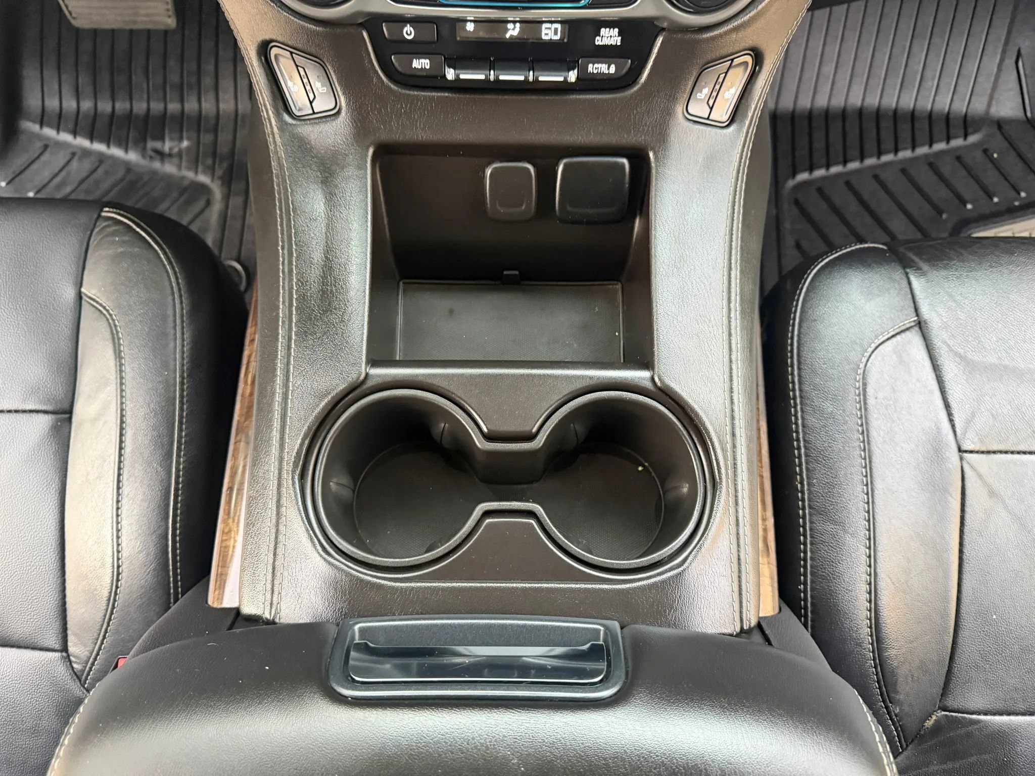 Used 2015 Chevrolet Tahoe LT RWD image 31