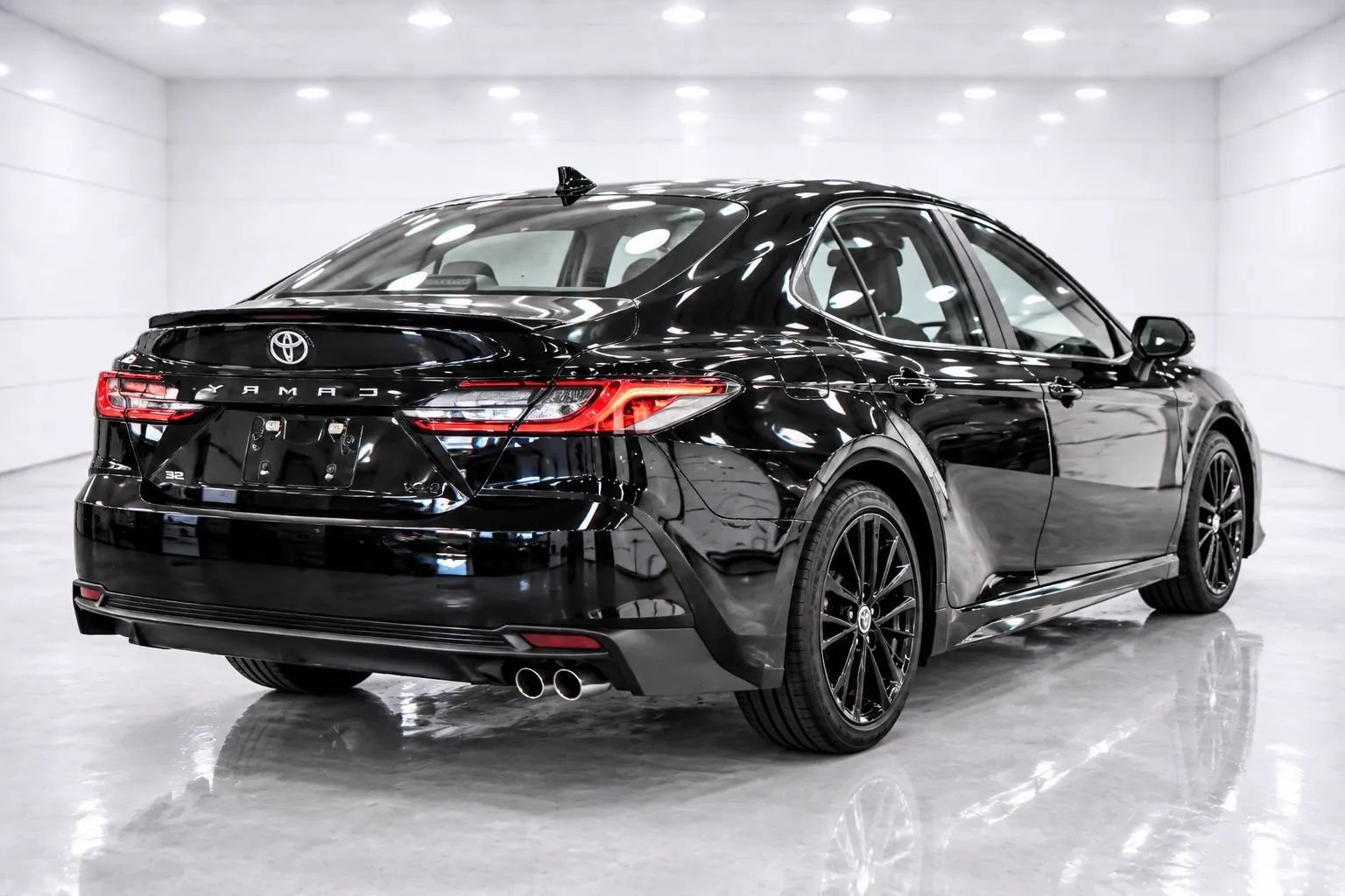 Used 2026 Toyota Camry SE FWD image 5