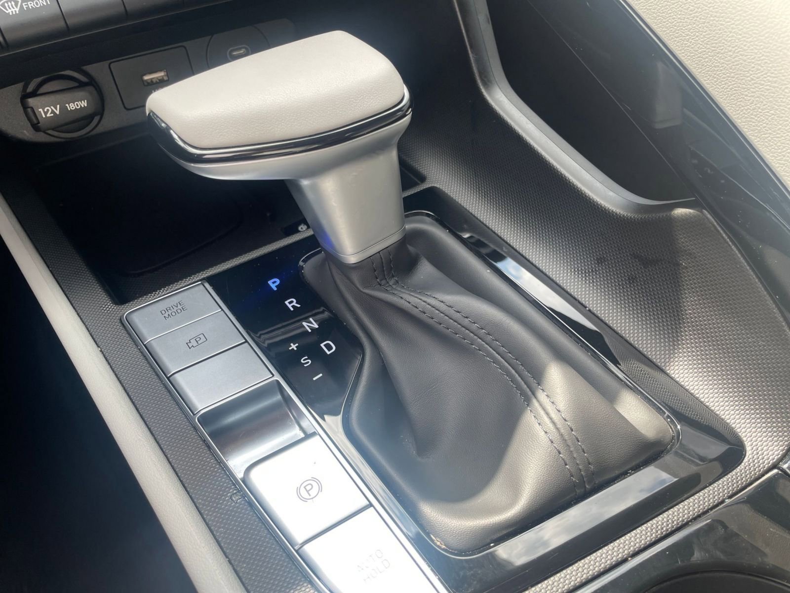 Used 2025 Hyundai Elantra Limited image 42