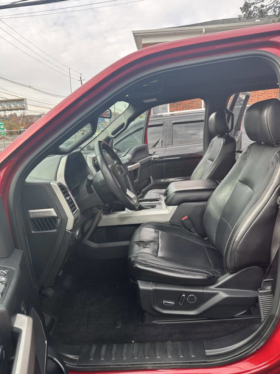 Used 2017 Ford F150 Lariat image 12