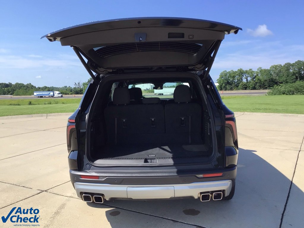 Used 2025 Chevrolet Traverse LT image 5