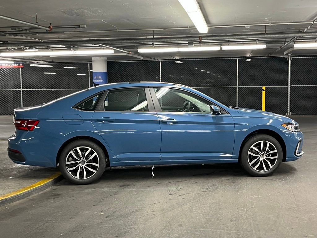 New 2026 Volkswagen Jetta SE FWD image 37