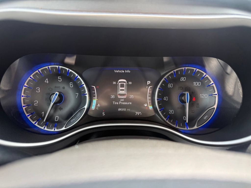 Used 2022 Chrysler Pacifica Touring-L AWD/4WD image 21