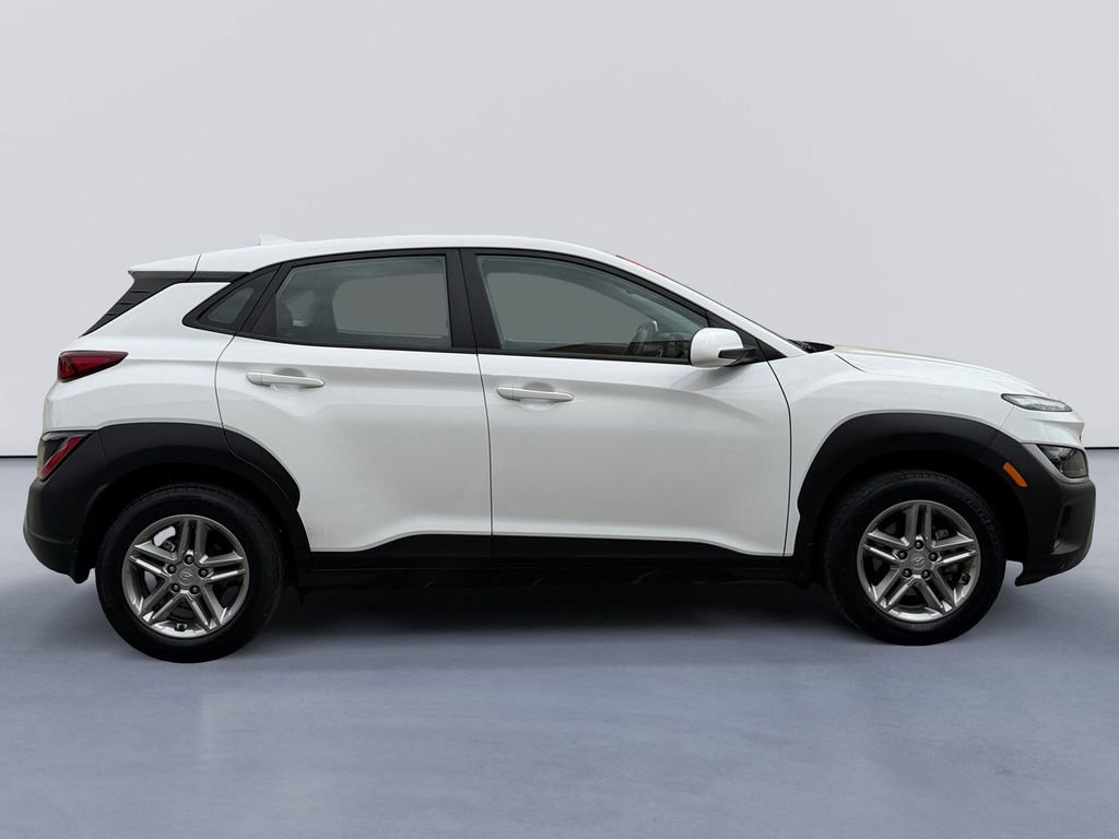 Used 2022 Hyundai Kona SE image 2