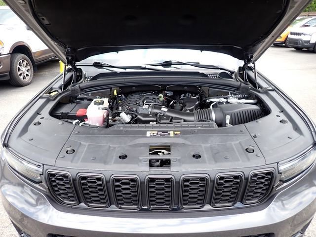 Used 2021 Jeep Grand Cherokee L Laredo AWD/4WD image 12