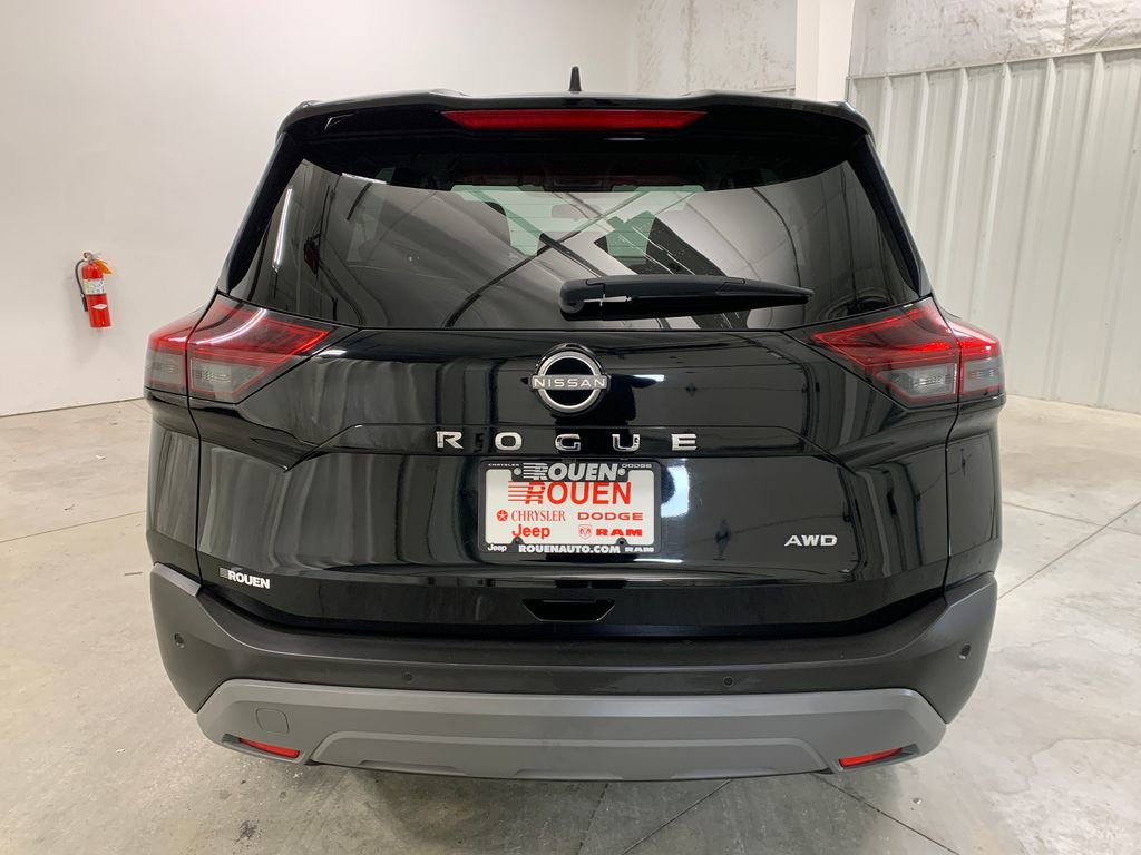 Used 2023 Nissan Rogue S image 7
