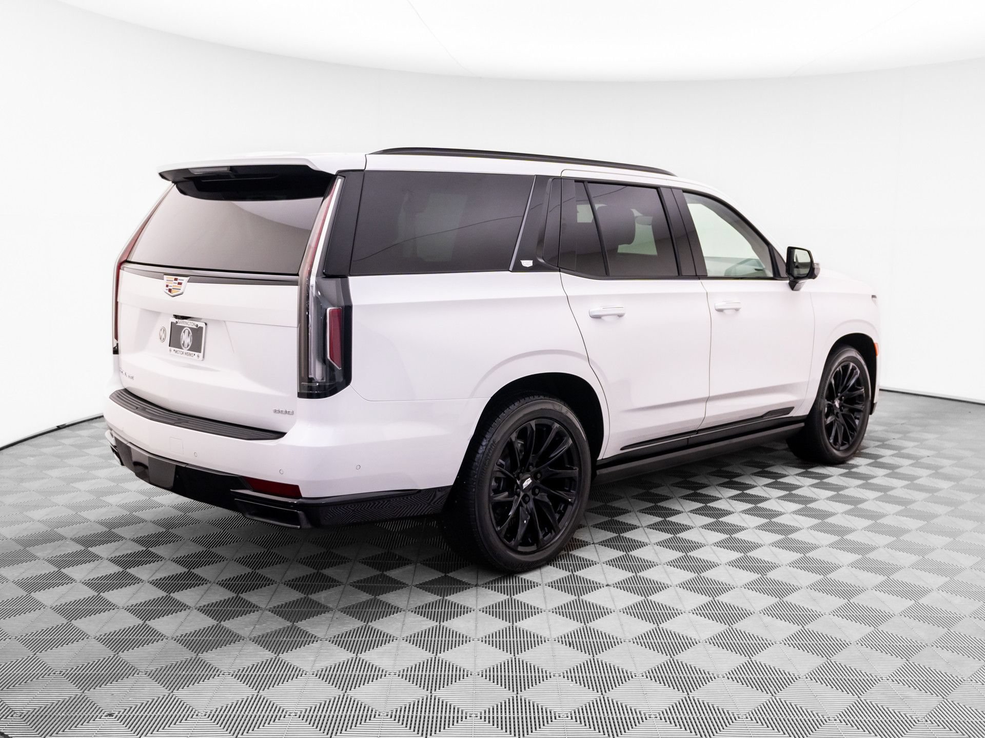 Used 2024 Cadillac Escalade Sport Platinum w/ LPO, ONYX Package AWD/4WD image 5